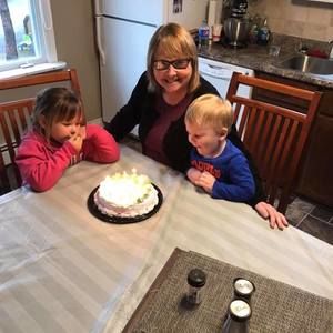 Meet your Posher, Cynthia